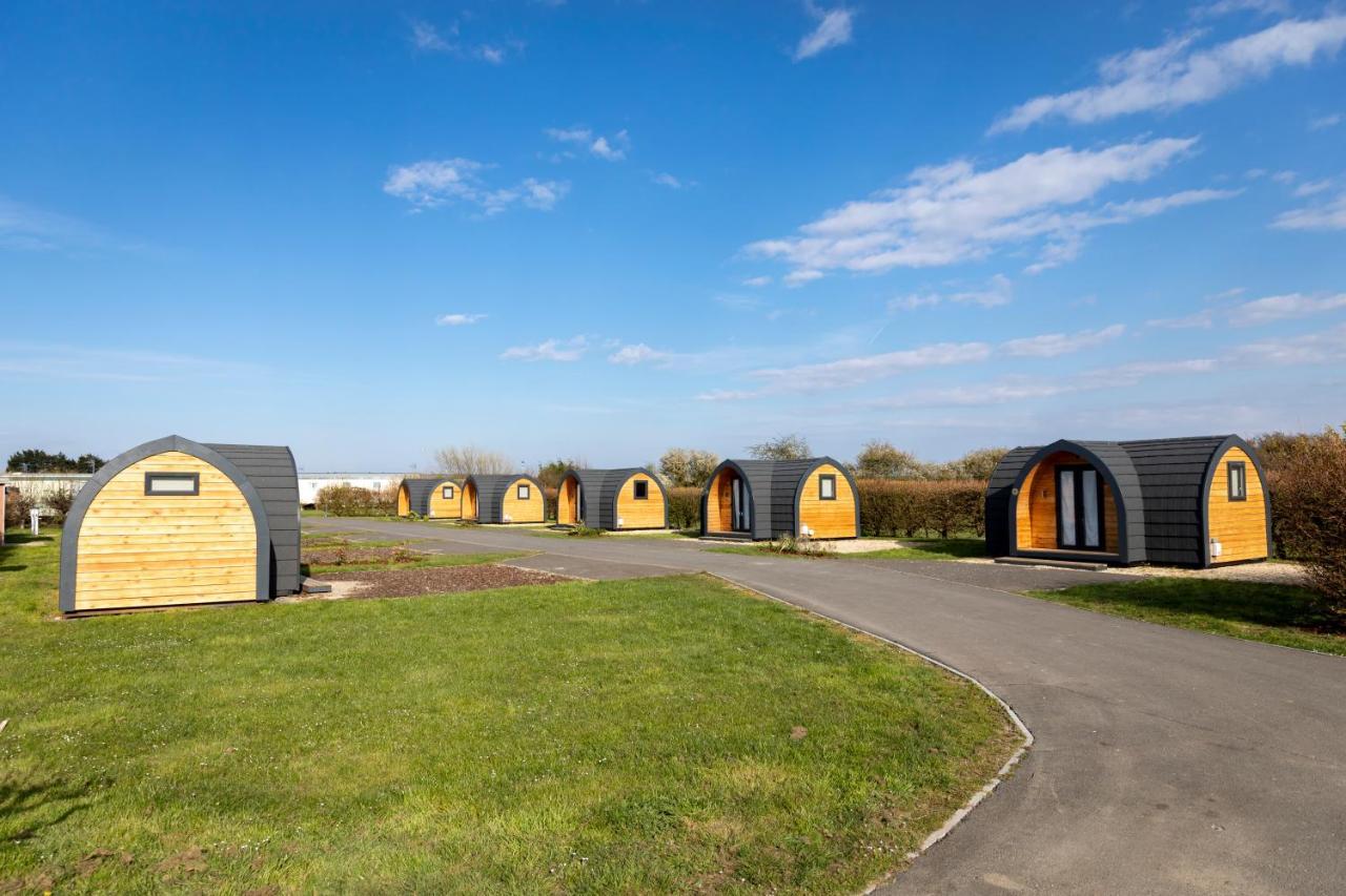 Camping Pods, Dovercourt Holiday Park 호텔 하위치 외부 사진