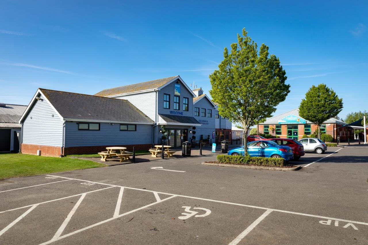 Camping Pods, Dovercourt Holiday Park 호텔 하위치 외부 사진